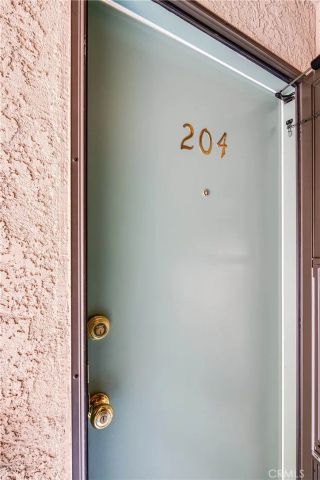 4000 W Victory Boulevard 204, Burbank, CA 91505