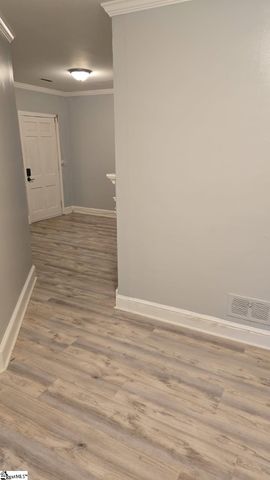 10 Glenwood Lane, Greenville, SC 29605