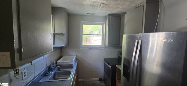 10 Glenwood Lane, Greenville, SC 29605