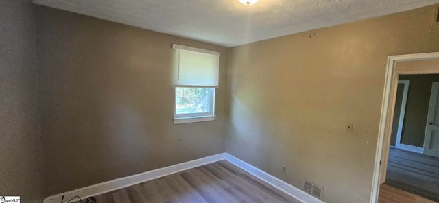 10 Glenwood Lane, Greenville, SC 29605