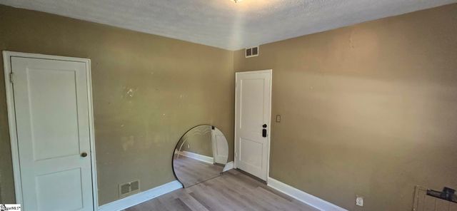 10 Glenwood Lane, Greenville, SC 29605