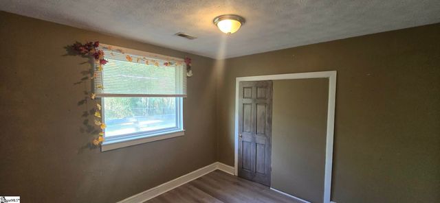 10 Glenwood Lane, Greenville, SC 29605