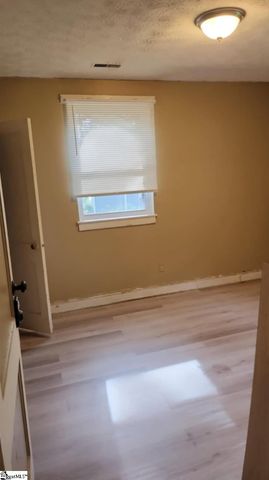 10 Glenwood Lane, Greenville, SC 29605