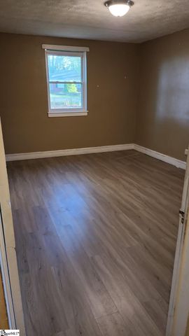 10 Glenwood Lane, Greenville, SC 29605