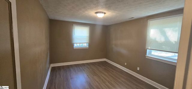 10 Glenwood Lane, Greenville, SC 29605