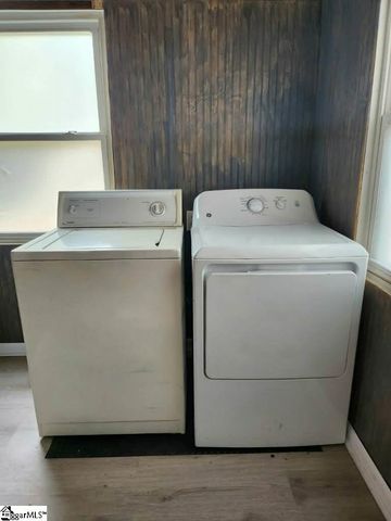 10 Glenwood Lane, Greenville, SC 29605