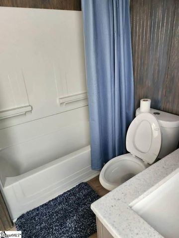 10 Glenwood Lane, Greenville, SC 29605