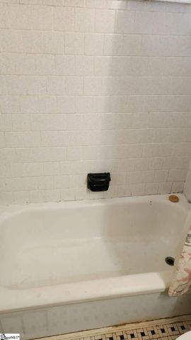 10 Glenwood Lane, Greenville, SC 29605