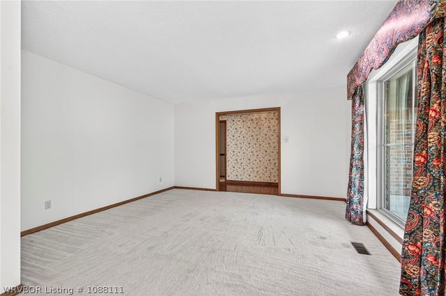 3406 Old Oaks Lane, Fort Smith, AR 72903