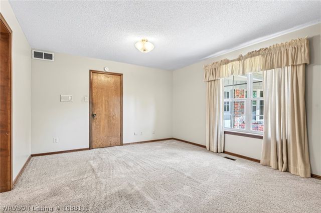 3406 Old Oaks Lane, Fort Smith, AR 72903