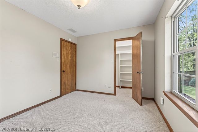 3406 Old Oaks Lane, Fort Smith, AR 72903