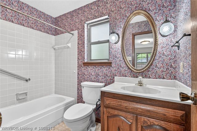 3406 Old Oaks Lane, Fort Smith, AR 72903