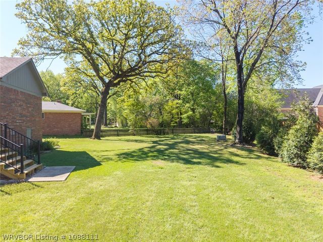 3406 Old Oaks Lane, Fort Smith, AR 72903