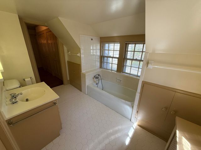 1703 Fairway Drive, Lexington, KY 40502