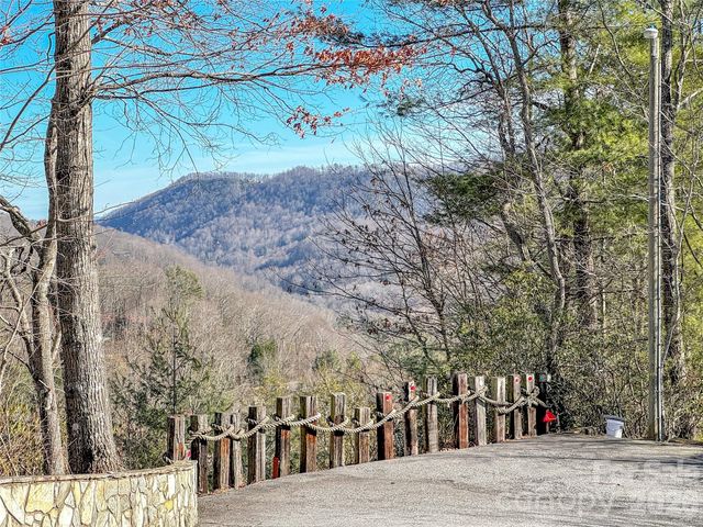 30 Edgewater Lane, Maggie Valley, NC 8751