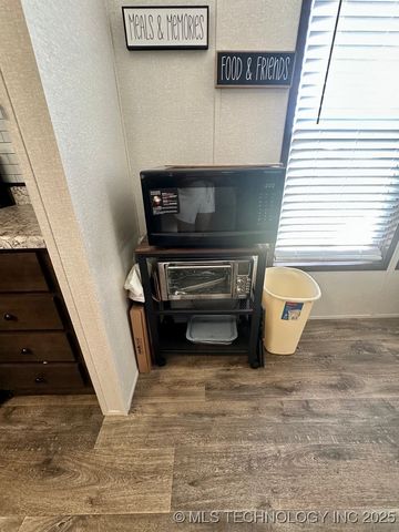 11814 Taylor Island View Road, Kingston, OK 73439