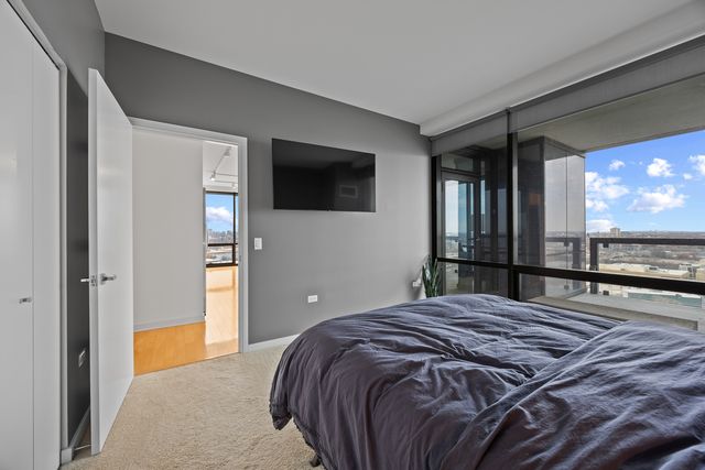 860 W Blackhawk Street 1702, Chicago, IL 60642