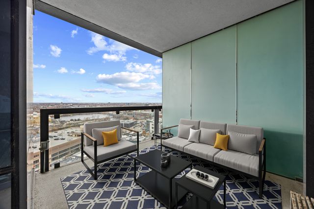 860 W Blackhawk Street 1702, Chicago, IL 60642