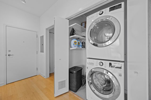 860 W Blackhawk Street 1702, Chicago, IL 60642