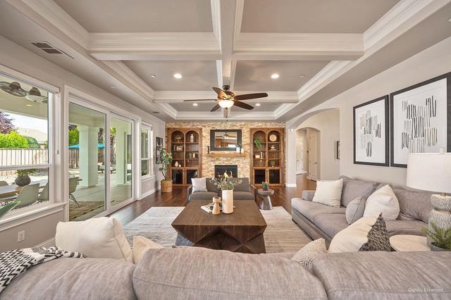 640 Russell Dr, Folsom, CA 95630