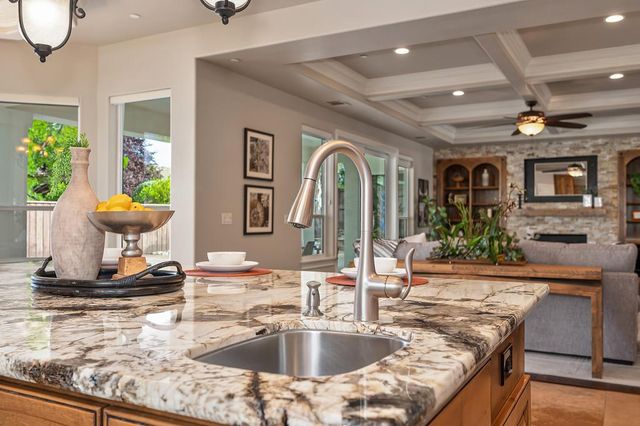 640 Russell Dr, Folsom, CA 95630