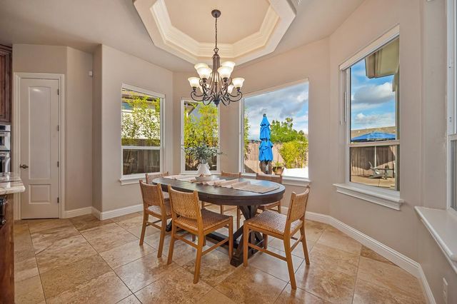 640 Russell Dr, Folsom, CA 95630