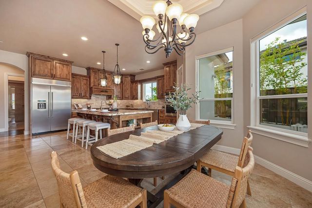 640 Russell Dr, Folsom, CA 95630