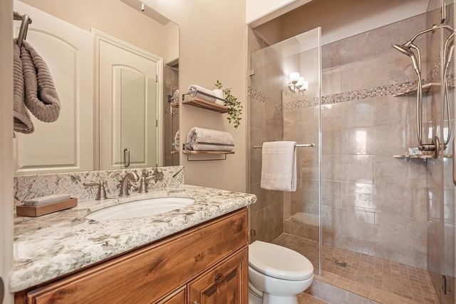 640 Russell Dr, Folsom, CA 95630