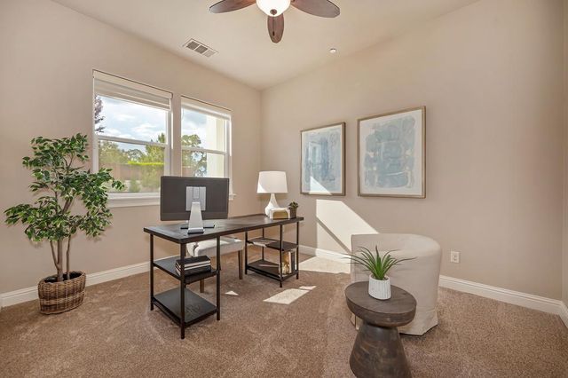 640 Russell Dr, Folsom, CA 95630