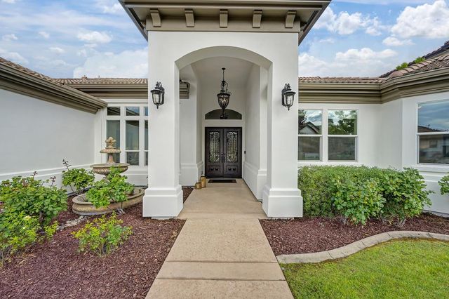 640 Russell Dr, Folsom, CA 95630
