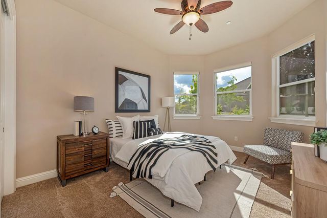 640 Russell Dr, Folsom, CA 95630