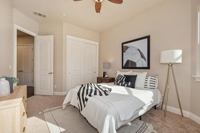 640 Russell Dr, Folsom, CA 95630