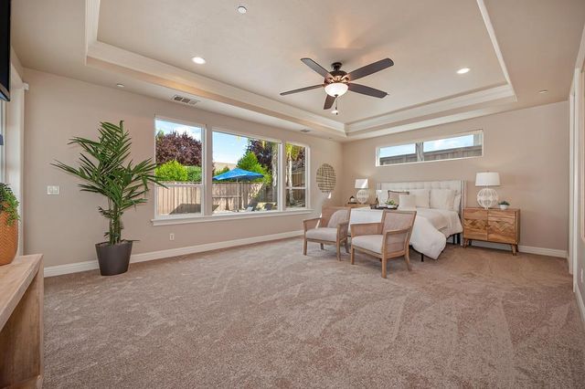 640 Russell Dr, Folsom, CA 95630