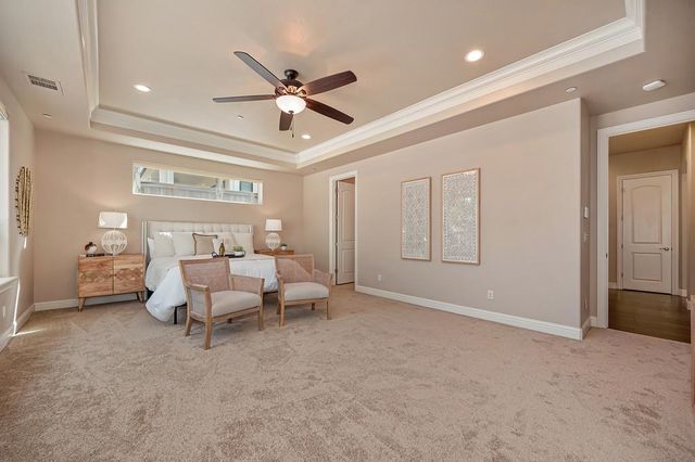 640 Russell Dr, Folsom, CA 95630