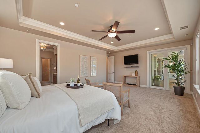 640 Russell Dr, Folsom, CA 95630