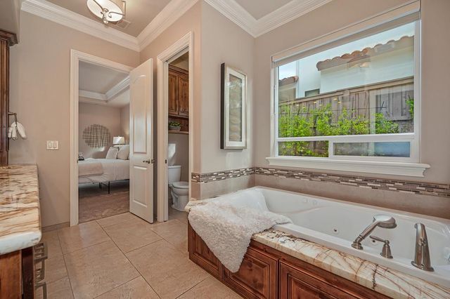 640 Russell Dr, Folsom, CA 95630