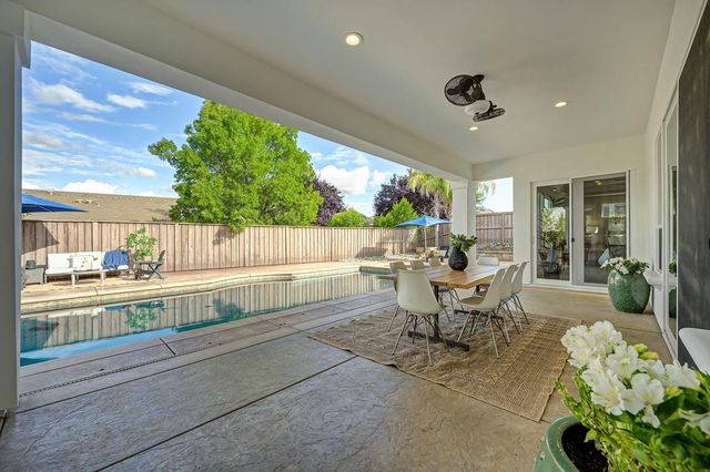 640 Russell Dr, Folsom, CA 95630