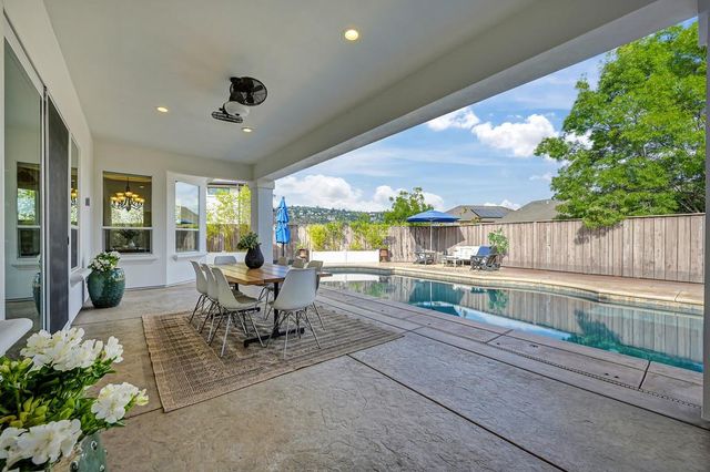 640 Russell Dr, Folsom, CA 95630