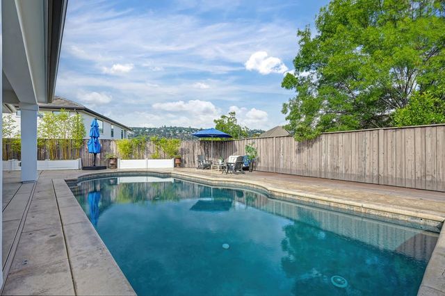 640 Russell Dr, Folsom, CA 95630