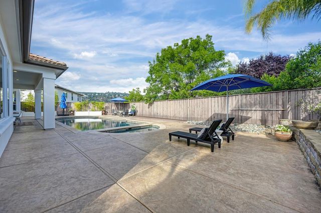 640 Russell Dr, Folsom, CA 95630
