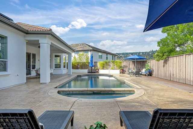 640 Russell Dr, Folsom, CA 95630
