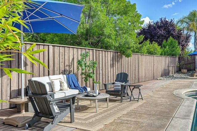 640 Russell Dr, Folsom, CA 95630