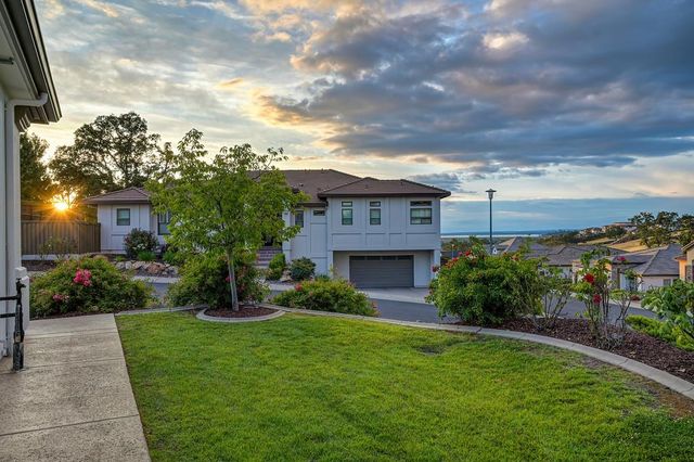 640 Russell Dr, Folsom, CA 95630