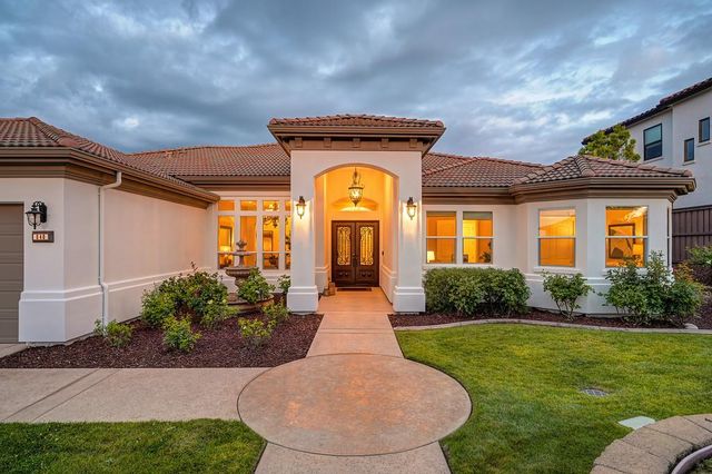 640 Russell Dr, Folsom, CA 95630
