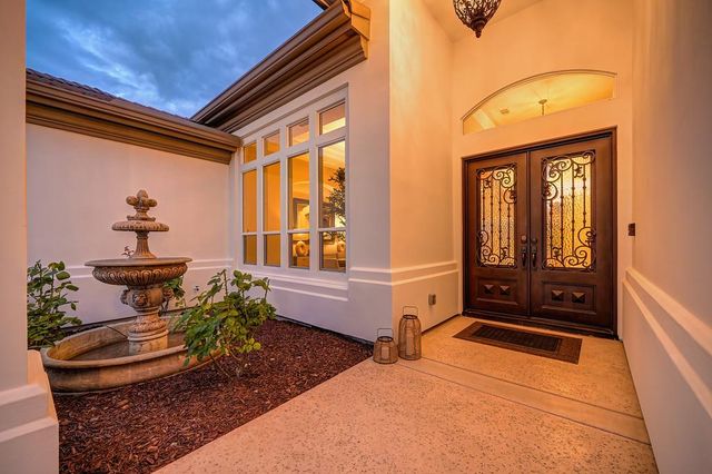 640 Russell Dr, Folsom, CA 95630