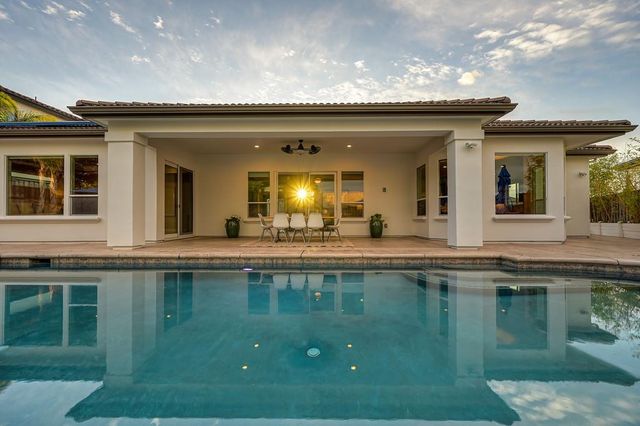 640 Russell Dr, Folsom, CA 95630