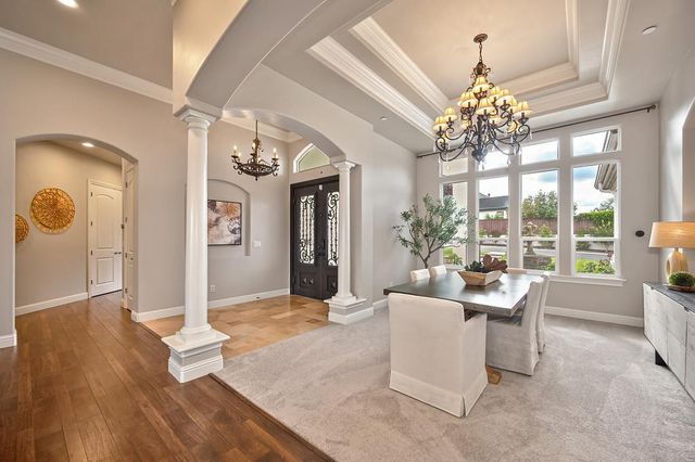 640 Russell Dr, Folsom, CA 95630
