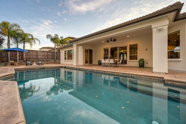 640 Russell Dr, Folsom, CA 95630