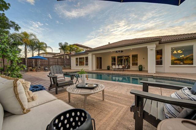 640 Russell Dr, Folsom, CA 95630