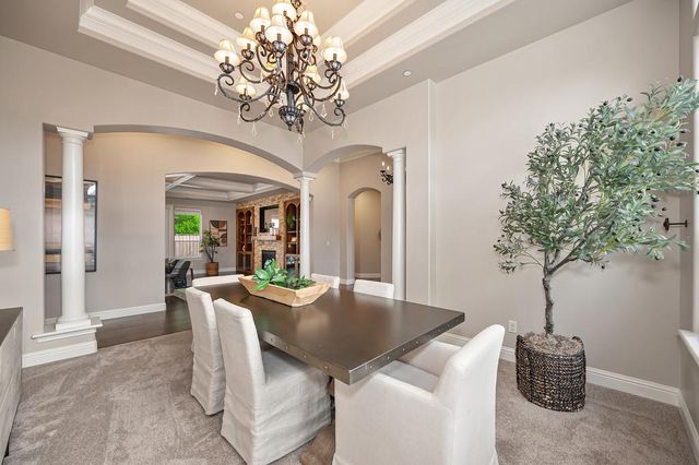 640 Russell Dr, Folsom, CA 95630